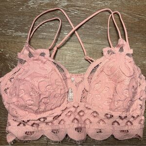 Zenana Outfitters Floral Lace Bralette in Soft Pink